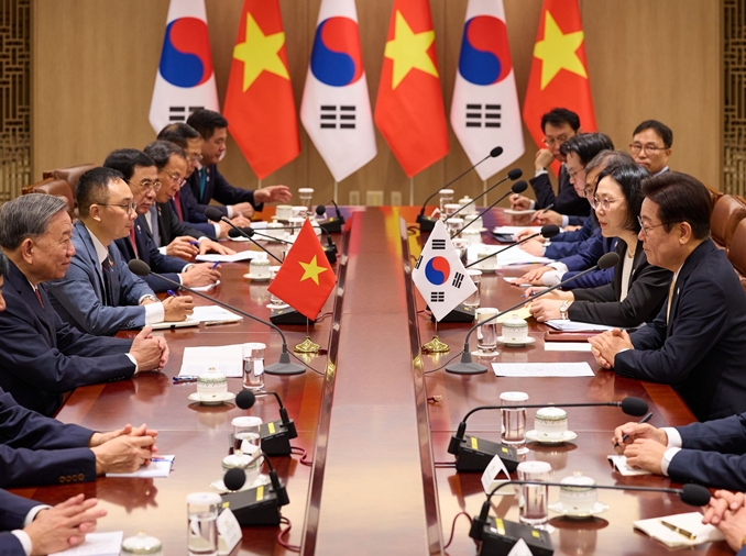 President Lee, Vietnam agree to boost trade to USD 150B by 2030