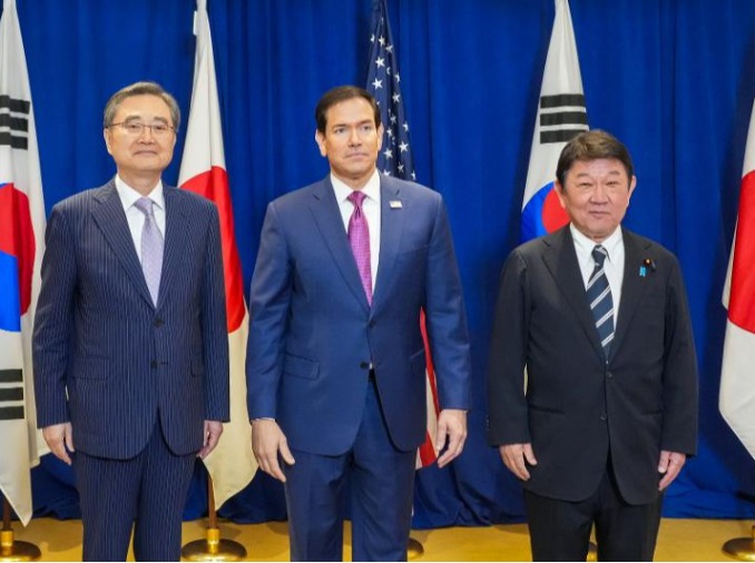 FM talks North Korea, advanced tech, supply chains with US, Japan