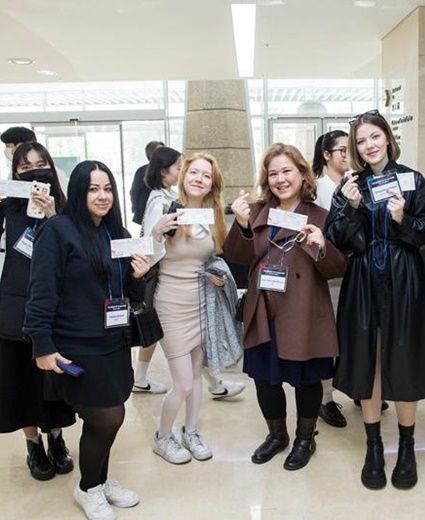 Programs for expats showcase Korean culture via all 5 senses