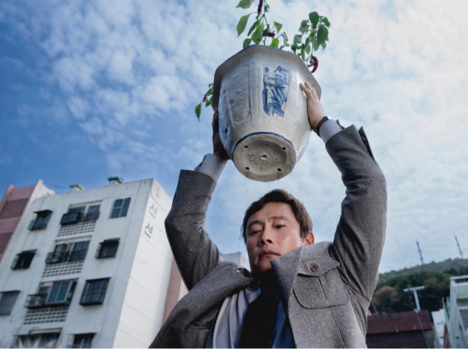 'No Other Choice' wins int'l audience award at Toronto film festival