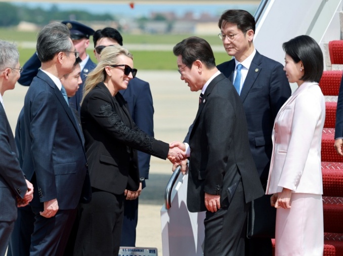 President Lee arrives in US for 3-day trip including bilateral talks