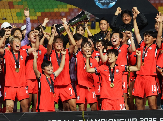 Women's soccer team wins E. Asian title for 1st time in 20 years