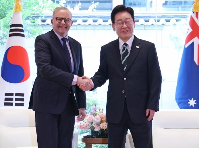 President Lee holds summit with Australian PM to expand energy, critical minerals cooperation