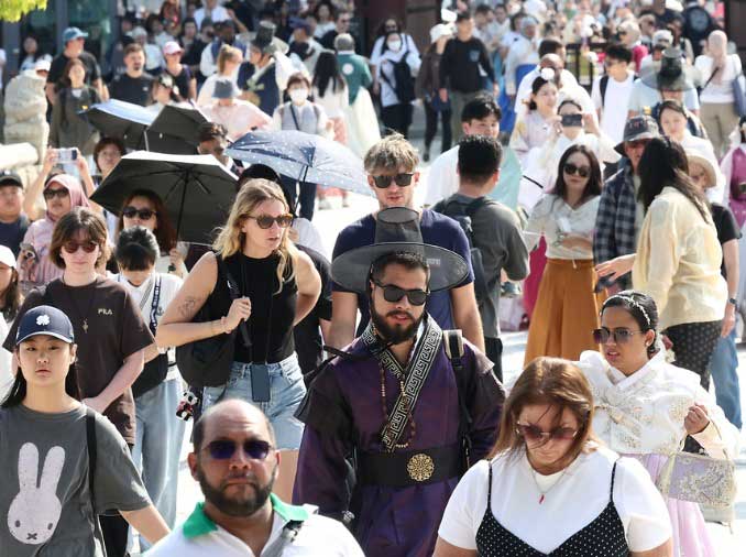 No. of foreign visitors surpasses 17M, set to break annual record