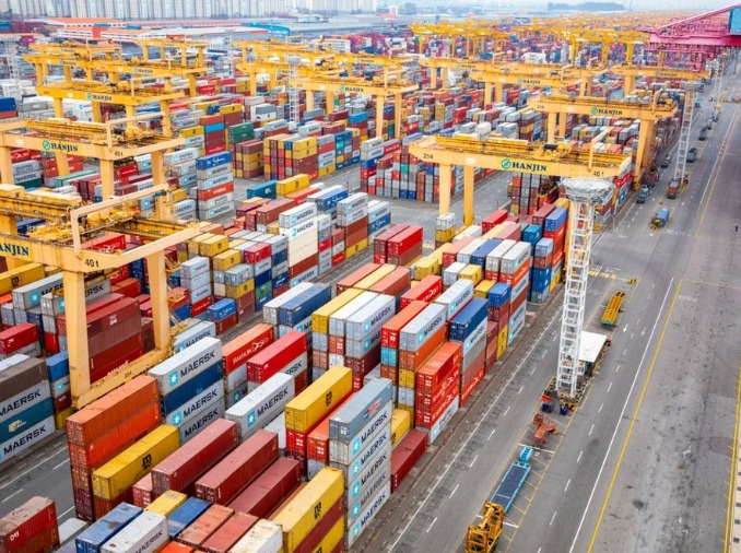 Economy surprises with 1% growth in Q3 due to strong chip exports
