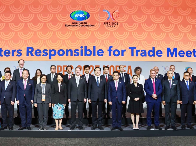 APEC trade ministers agree to help restore WTO's role