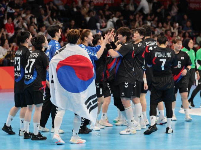 Baseball, handball, fencing lead five-gold haul at Asian Games
