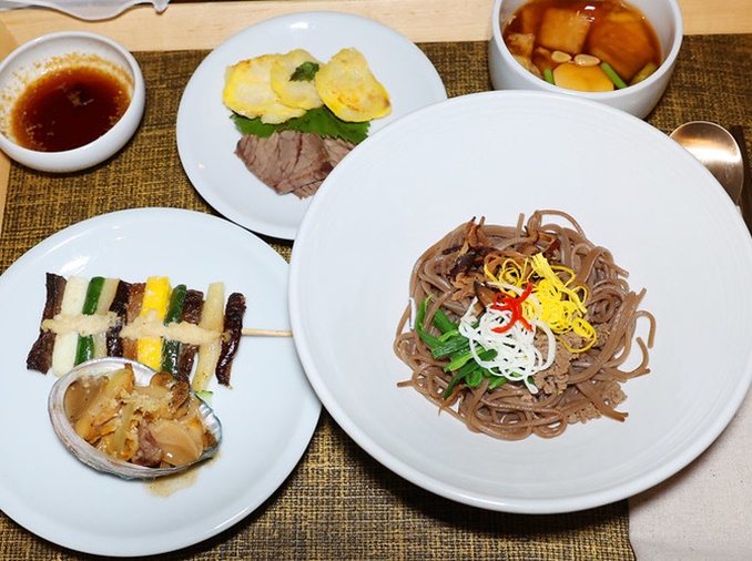 Int'l dining event showcases royal cuisine from 120 years ago