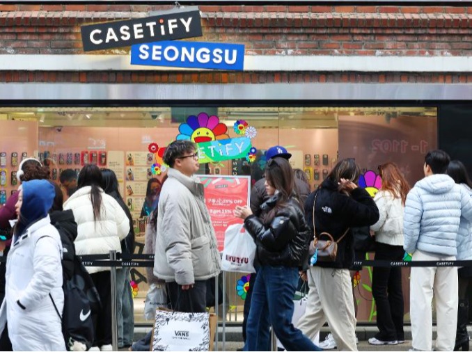 August sees record 1.72M foreign visitors, card spending up 58.1%