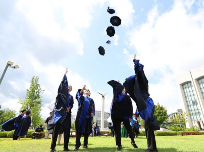 71.1% of young Koreans finish higher education, highest in OECD