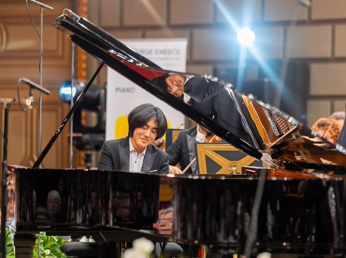 Teen prodigy wins 5 awards at biennial Romanian piano competition