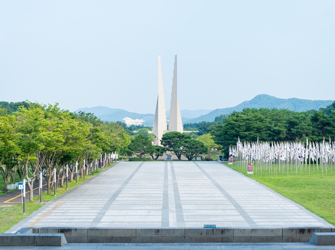 2 experts reflect on meaning of 80th anniversary of liberation