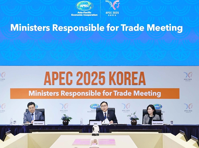 APEC trade ministers' talks in Jeju cover multilateral cooperation