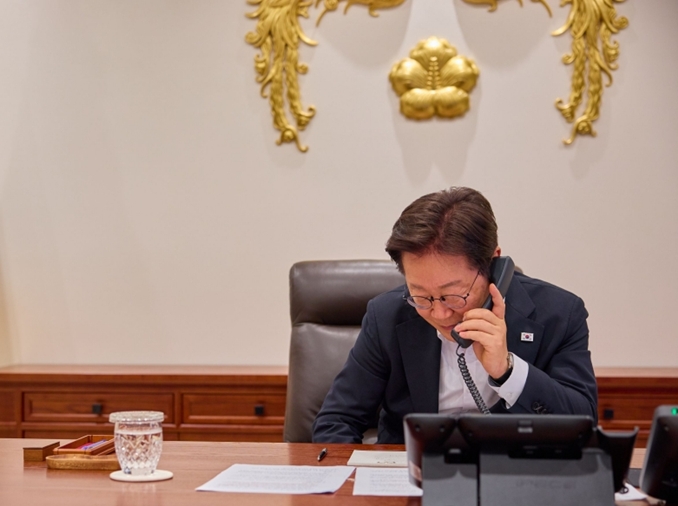 President Lee holds first phone talks with Turkish leader