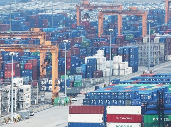 July C/A posts surplus for 27th straight month with USD 10.78B