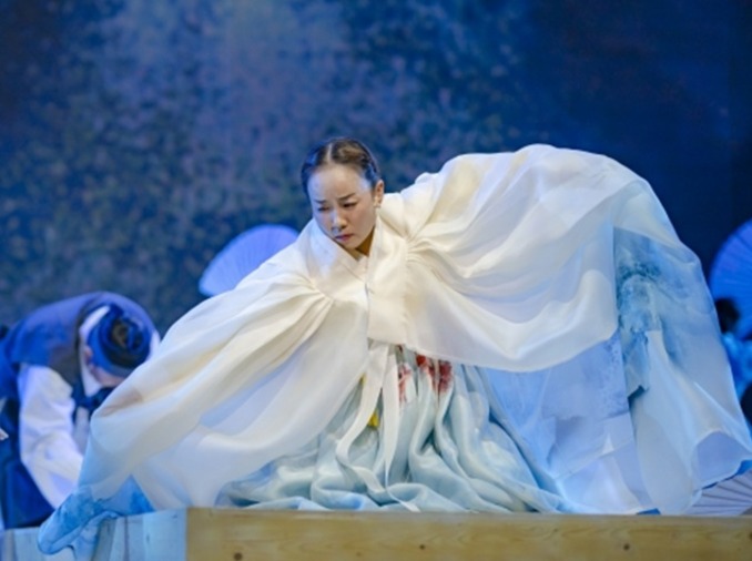 Gala debuts of traditional musical theater of Korea, China, Japan