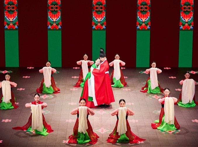 Feast of traditional arts shows in Gyeongju to mark APEC Summit