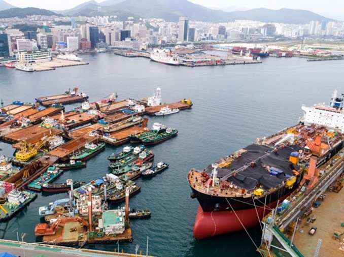 'Carbon-free sea routes' with Australia to boost green shipping